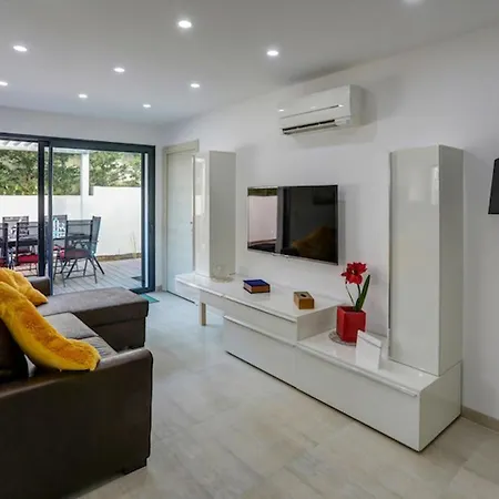 Appartement très récent a 200 m de la mer Saint Aygulf Extérieur photo